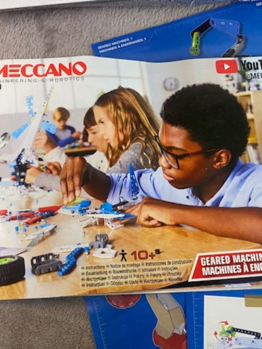 Meccano Geared Machines Innovation Includes Pieces (might be missing) Manuals